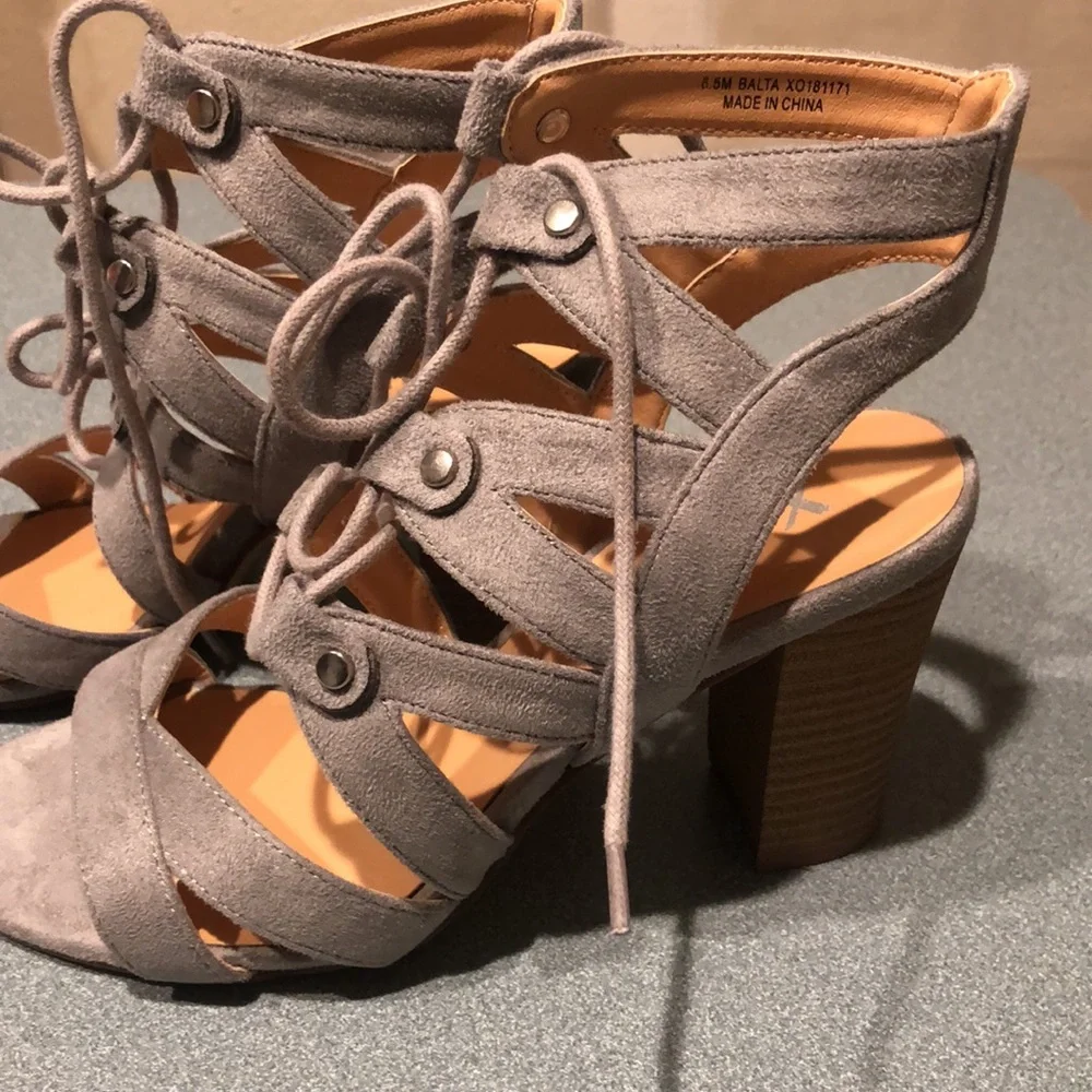 XOXO Footwear Balta Grey - Picture 8 of 16